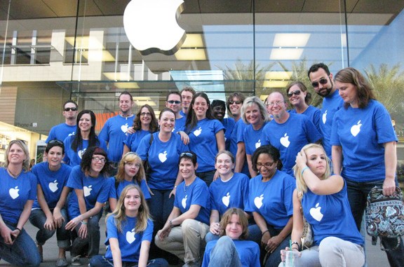 Apple Gives Engineers $180,000 Christmas Bonus