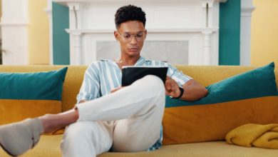 How to Use Social Media Apps to Search for Scholarships